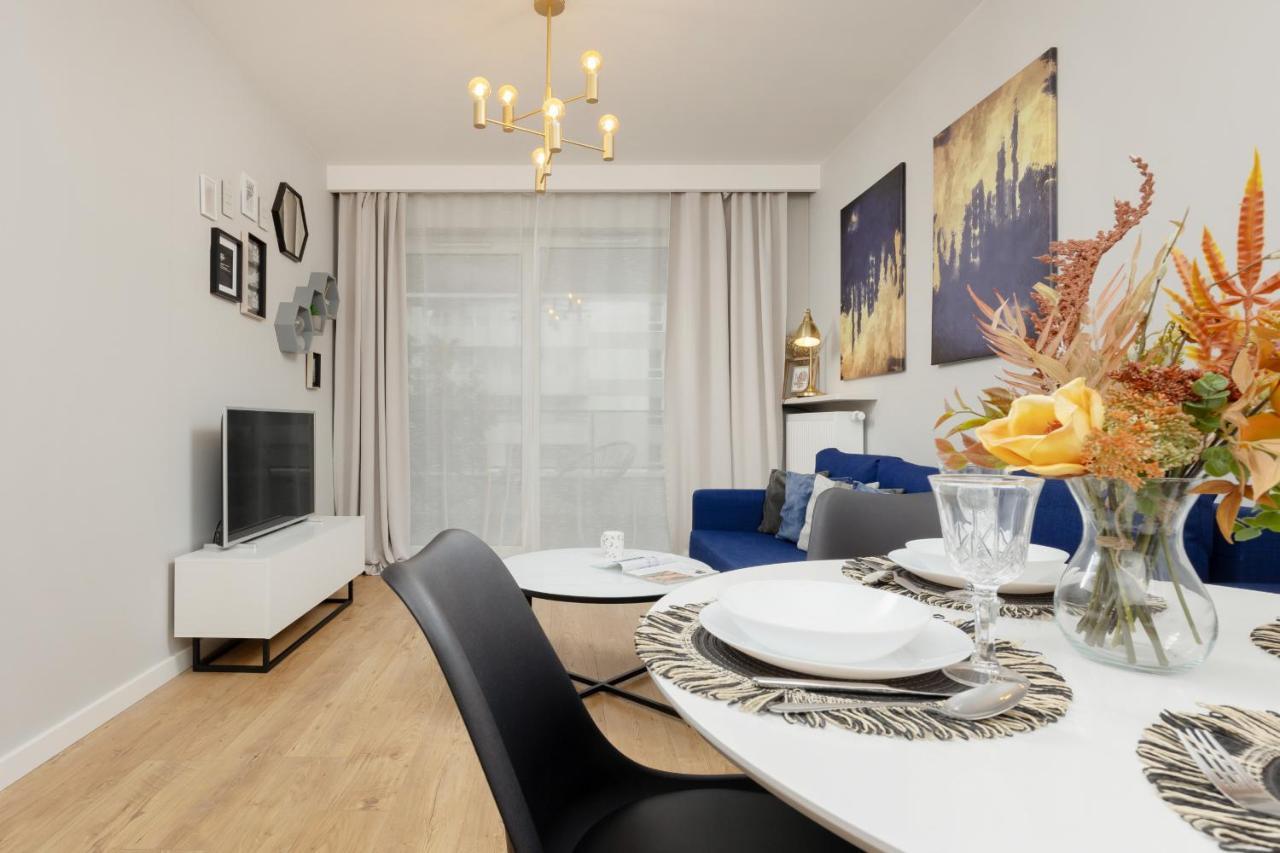 Modern Apartment With Balcony Mokotow Business Centre By Noclegi Renters Warszawa Exteriör bild