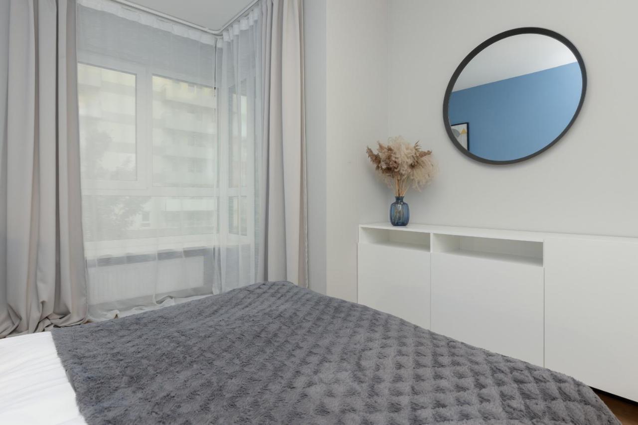 Modern Apartment With Balcony Mokotow Business Centre By Noclegi Renters Warszawa Exteriör bild