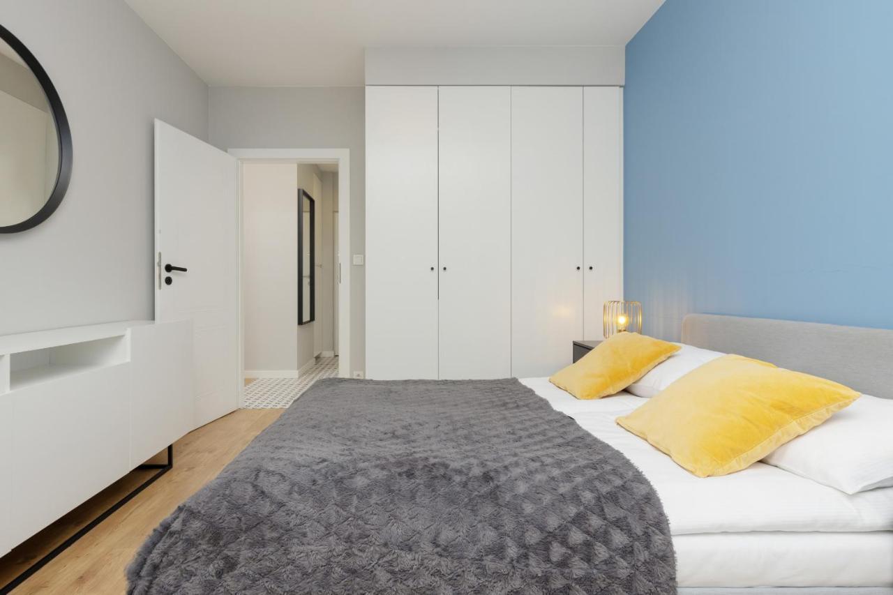 Modern Apartment With Balcony Mokotow Business Centre By Noclegi Renters Warszawa Exteriör bild