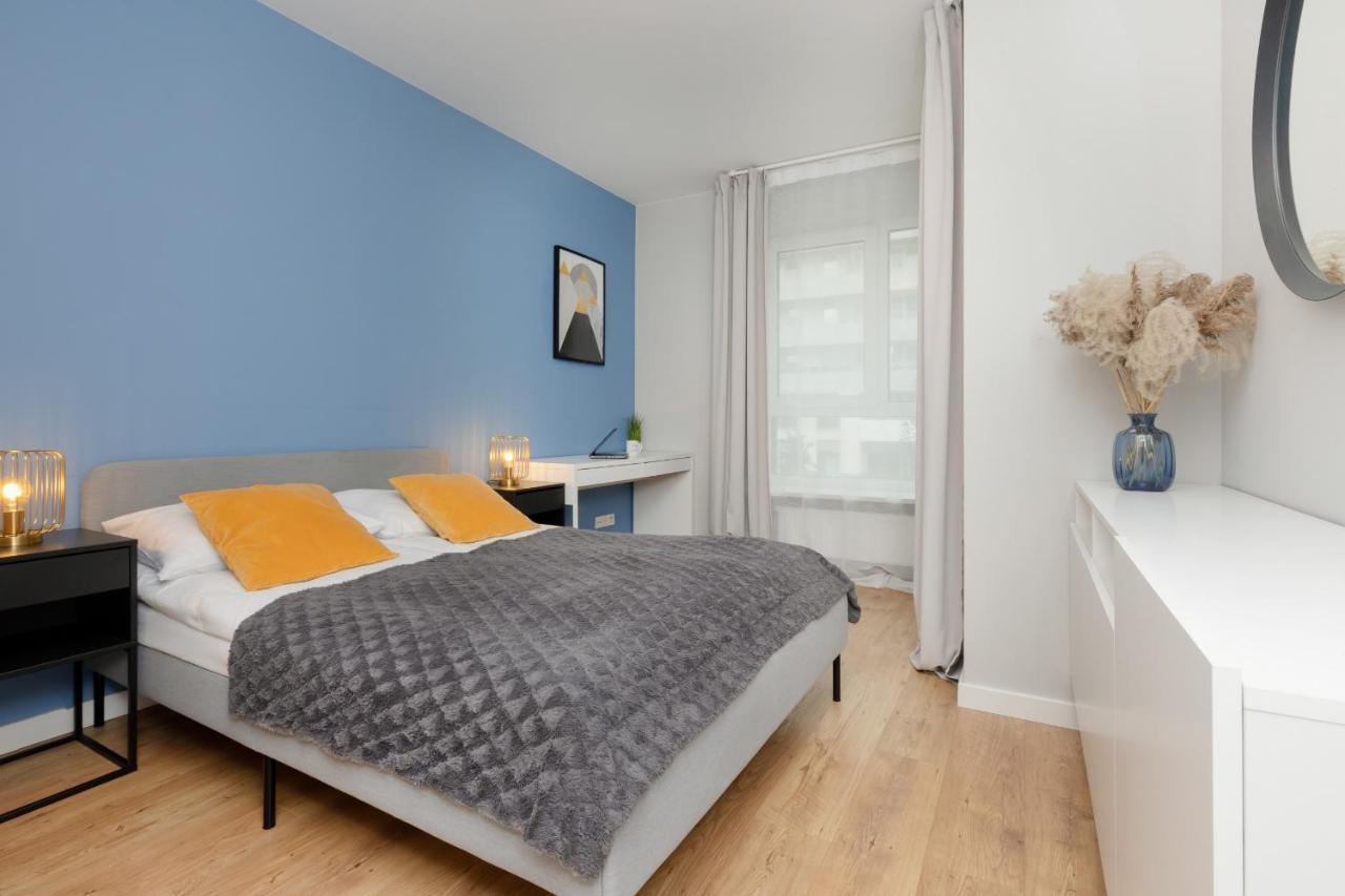 Modern Apartment With Balcony Mokotow Business Centre By Noclegi Renters Warszawa Exteriör bild