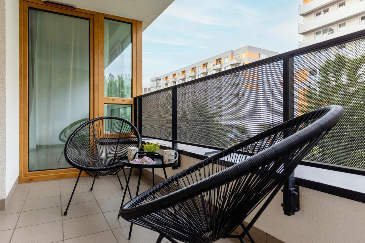 Modern Apartment With Balcony Mokotow Business Centre By Noclegi Renters Warszawa Exteriör bild